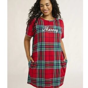 Women’s NWT Merry Plaid Red and Green Chemise 2XL-3XL with front pockets